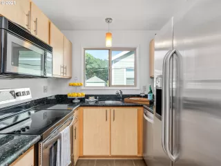 Photo #6: 21022321 Listing