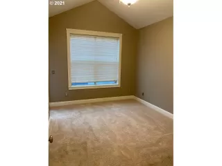 Photo #6: 21022661 Listing