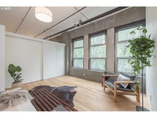 Photo #6: 21022753 Listing