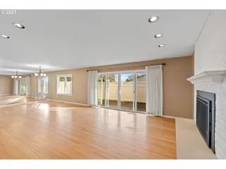 Photo #3: 21023829 Listing