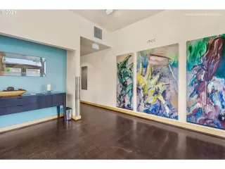 Photo #4: 21024305 Listing