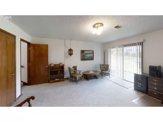 Photo #4: 21024552 Listing