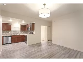 Photo #6: 21025577 Listing 