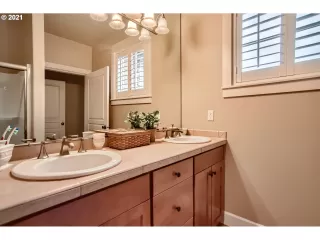 Photo #6: 21025749 Listing 