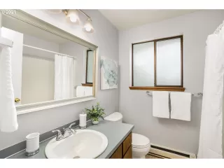 Photo #6: 21025828 Listing