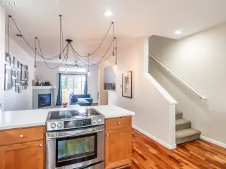 Photo #4: 21026714 Listing