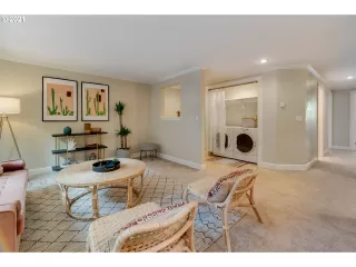 Photo #6: 21027183 Listing