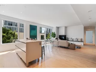 Photo #5: 21028312 Listing 