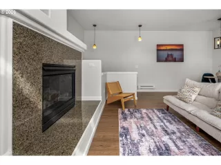 Photo #5: 210285532 Listing 