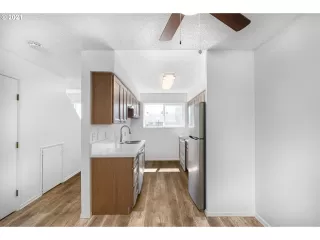 Photo #2: 21028557 Listing