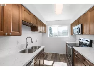 Photo #3: 21028557 Listing