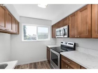 Photo #4: 21028557 Listing