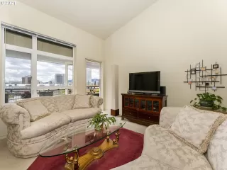 Photo #3: 21030145 Listing