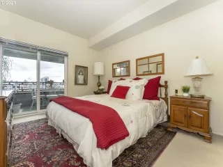 Photo #5: 21030145 Listing