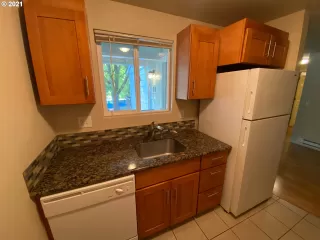 Photo #6: 21030170 Listing