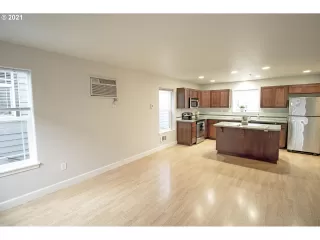 Photo #5: 21030401 Listing