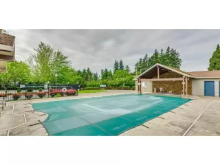 Photo #5: 21030718 Listing