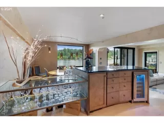 Photo #4: 21030733 Listing