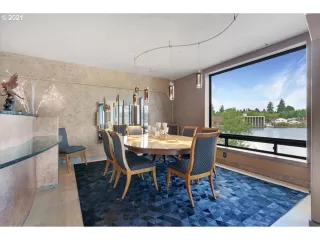 Photo #5: 21030733 Listing