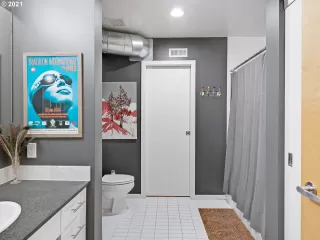 Photo #2: 21031095 Listing