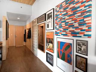 Photo #4: 21031095 Listing