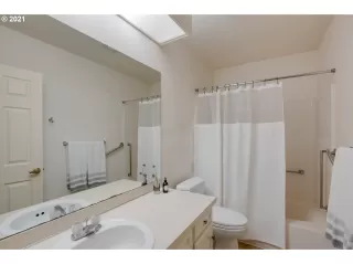 Photo #5: 21031128 Listing