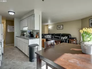 Photo #3: 21031824 Listing 