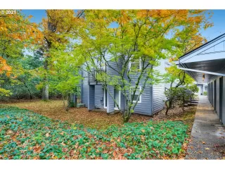 Photo #1: 21031972 Listing