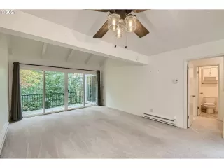 Photo #4: 21031972 Listing