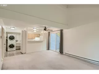 Photo #6: 21031972 Listing