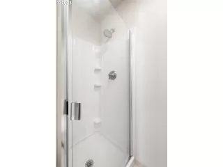 Photo #2: 21032615 Listing