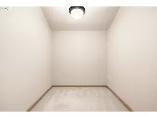 Photo #4: 21032615 Listing