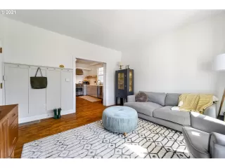 Photo #4: 21033007 Listing