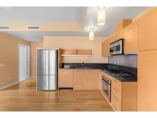 Photo #5: 21033654 Listing 