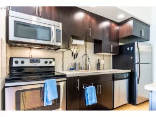 Photo #3: 21033888 Listing