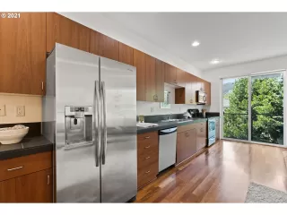 Photo #1: 21034103 Listing