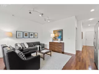 Photo #2: 21034103 Listing