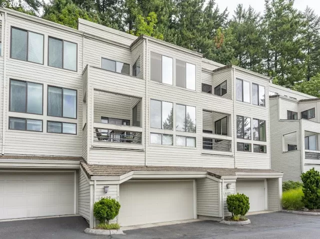 MLS: 21034151 Condo For Sale