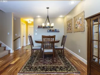 Photo #6: 21034151 Listing