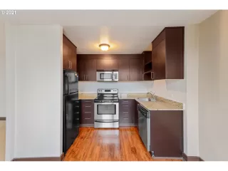 Photo #6: 21034719 Listing