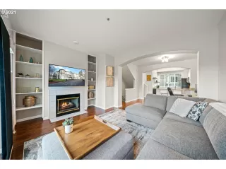 Photo #4: 21035084 Listing