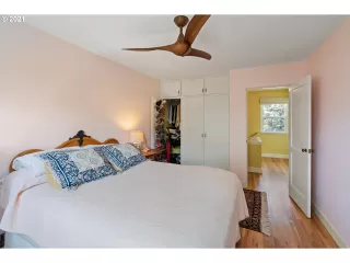 Photo #2: 21035599 Listing