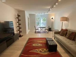 Photo #2: 21035655 Listing 