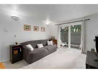 Photo #3: 21036434 Listing