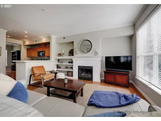 Photo #2: 21036627 Listing 