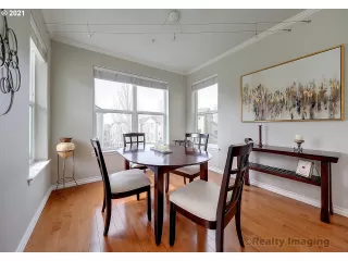 Photo #5: 21036627 Listing 