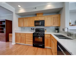 Photo #6: 21036627 Listing 