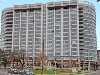 Photo #6: 21036668 Listing