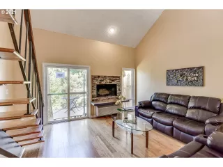 Photo #3: 21037150 Listing