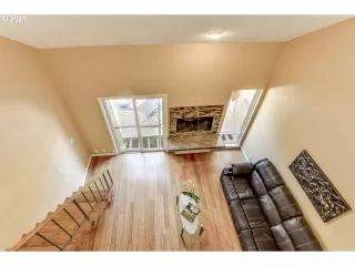 Photo #5: 21037150 Listing